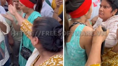 Watch Full Video Viral Vadapav Girl Her Mom and Crowd on Road